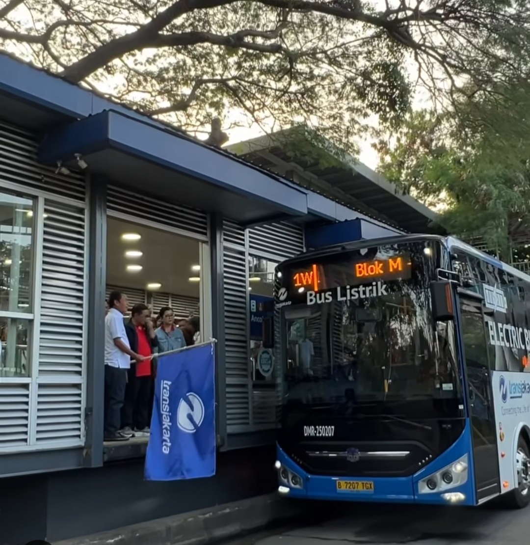 Gubernur DKI Jakarta Meluncurkan Layanan Rute Baru Transjakarta Ancol – Blok M  dan Peresmian Bus Listrik 2025